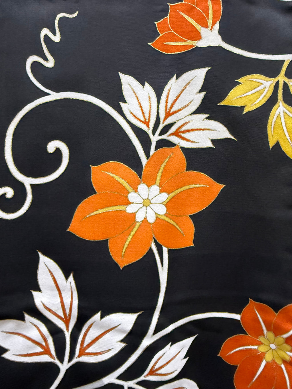 Nero con fiori